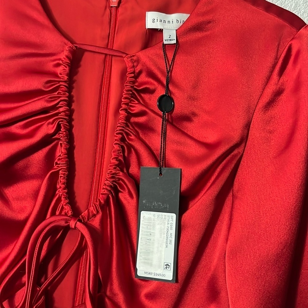 New dress red - Picture 5 of 8